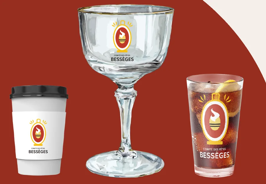 Gobelet, verre à pied et verre avec le logo